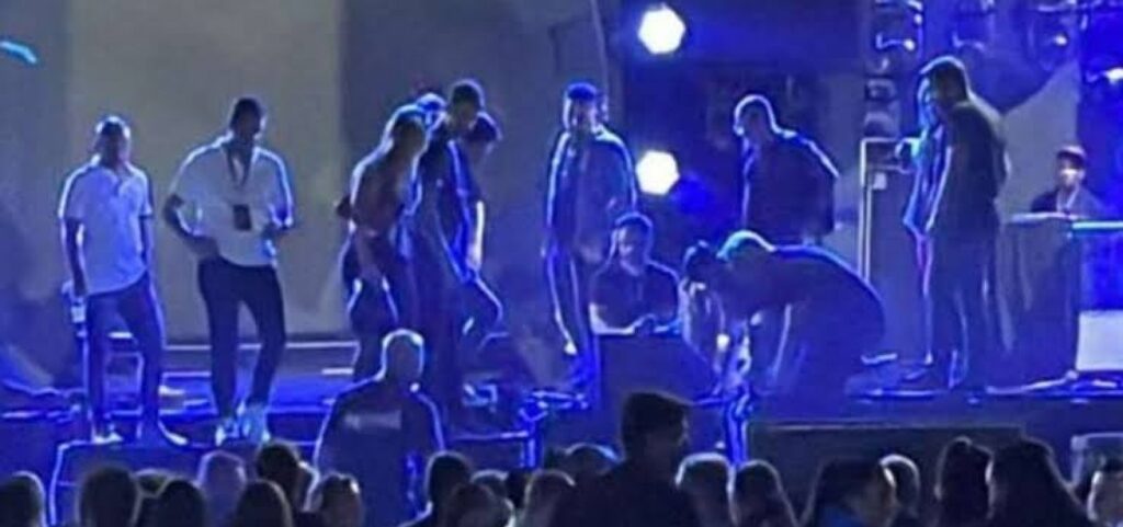 Cantor Marrone cai do palco durante show em Goiânia e sofre corte no rosto